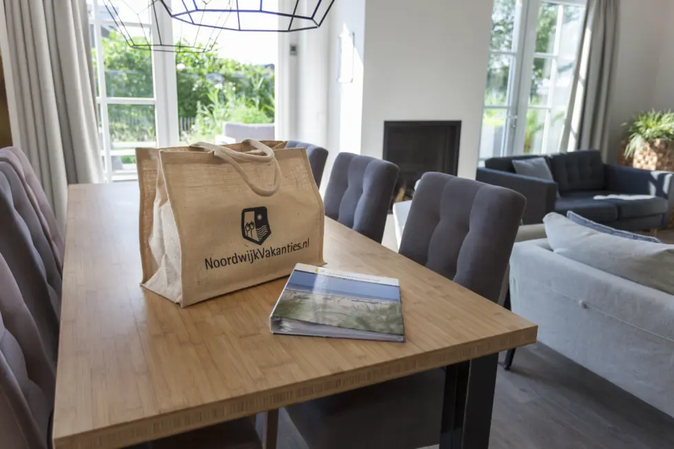 Welkomstpakket op eettafel